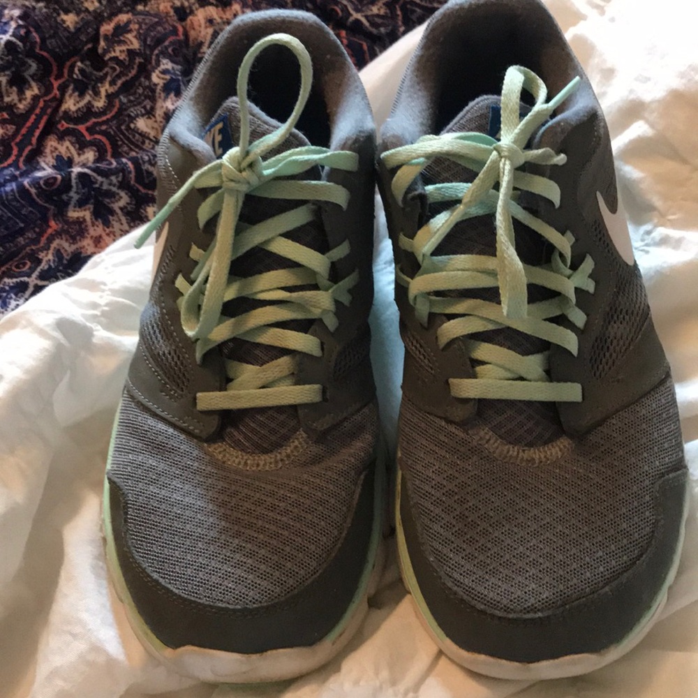 Nike running sneakers great condition
